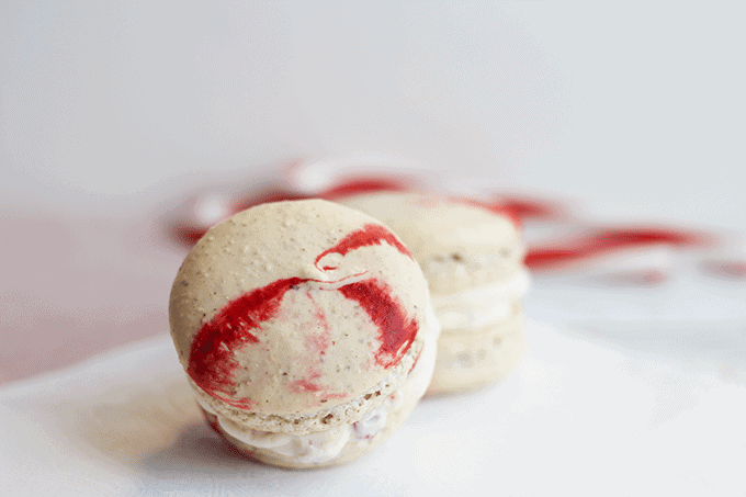 Peppermint French Macarons - Cookie Dough and Oven Mitt