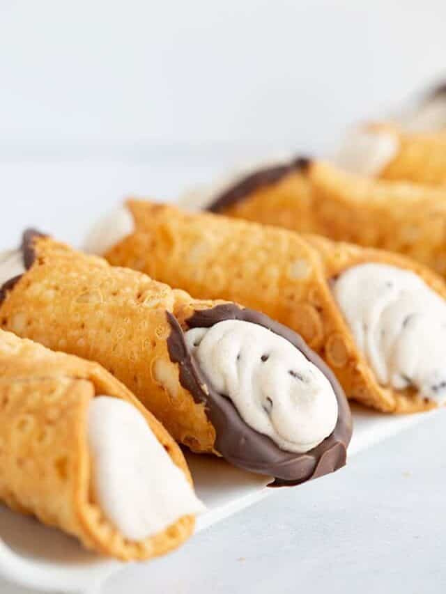 cropped-Cannoli-Filling-Recipe-6-Picture-Cookie-Dough-and-Oven-Mitt.jpg