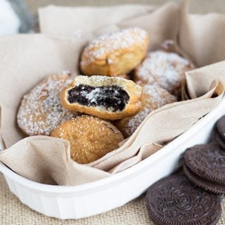 A deep-fried version of Oreo cookies coated in powdered sugar.