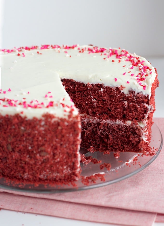 Red Velvet Cake with White Chocolate Frosting Cookie Red Velvet Cake with White Chocolate Frosting Cookie