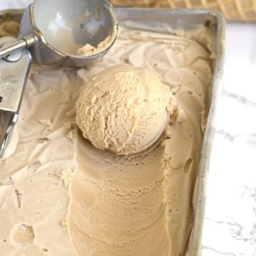 Sweet ice cream in a pan.