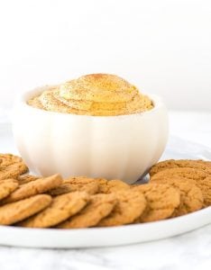 Pumpkin Pie Dip - fluffy dip loaded with pumpkin, spice, and everything nice. It tastes like a mouth full of pumpkin pie and goes perfectly with gingersnaps or graham crackers.