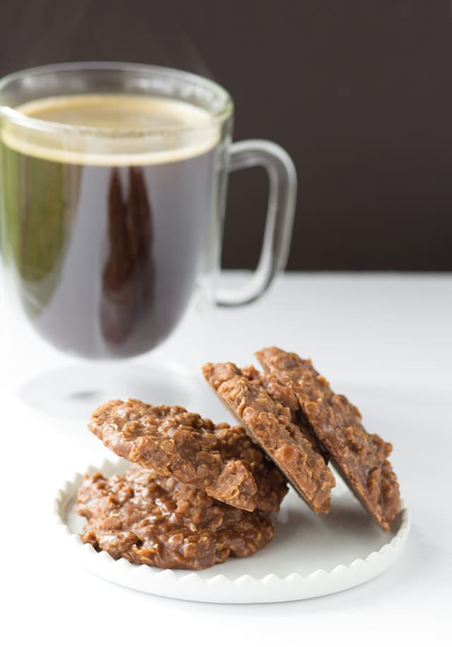 Mocha No Bake Cookies - delicious chocolate peanut butter no bake cookies with a couple teaspoons of coffee mixed in! They taste amazing!