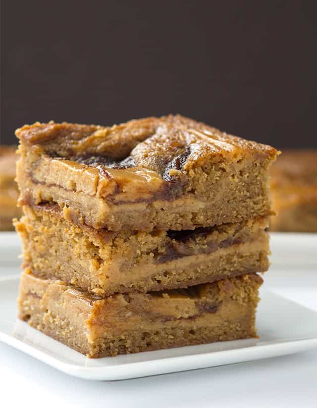 Apple Butter Cheesecake Blondies - blondies packed full of apple butter and a beautiful cheesecake swirl!