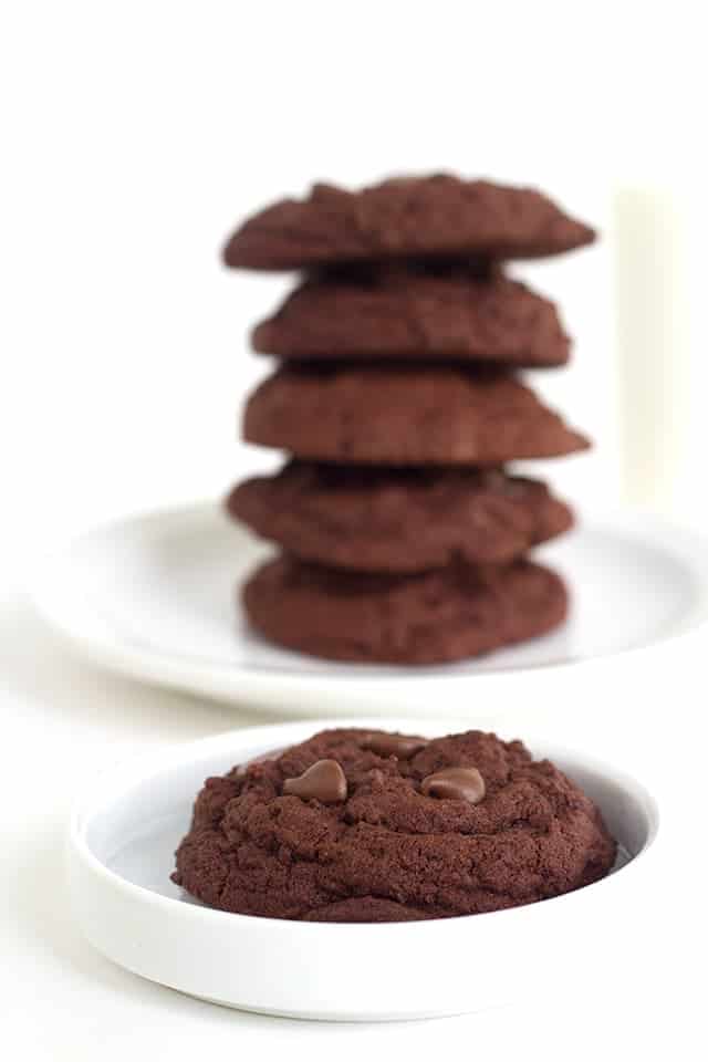 Chocolate Chocolate Chip Pudding Cookies - tender cookies loaded with chocolate pudding and chocolate chips. Talk about highly addictive!