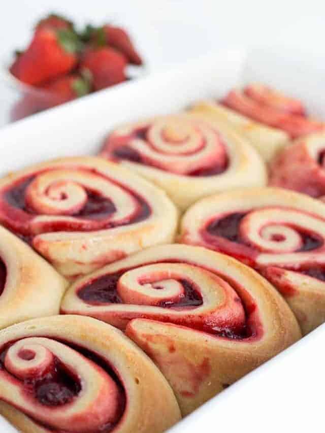 cropped-strawberry-sweet-rolls-1-photo.jpg