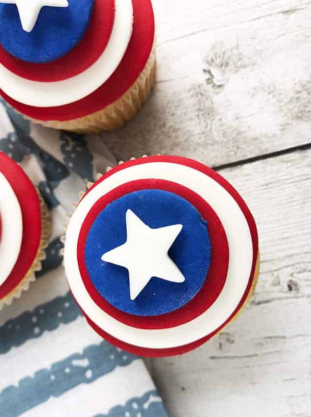 Captain America-themed 4th of July cupcakes.