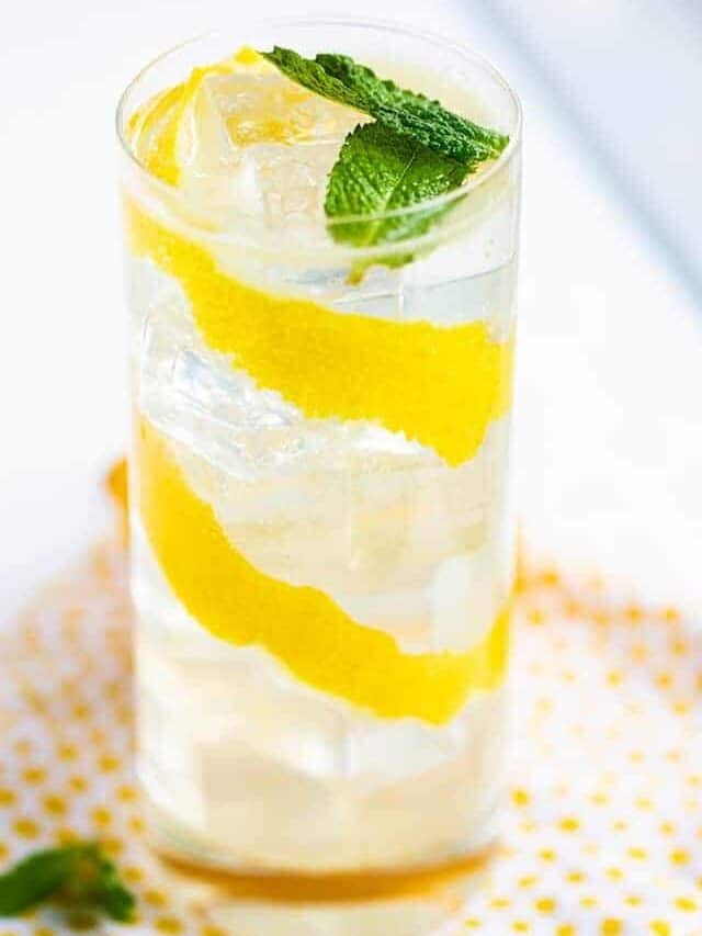 Lemonade Sparkler Cocktail Story