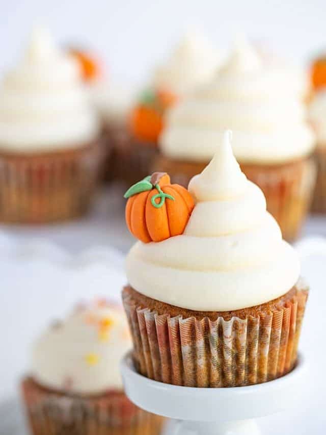 cropped-Pumpkin-Cupcake-Recipe-11-Picture-Cookie-Dough-and-Oven-Mitt.jpg