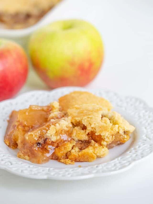 cropped-Caramel-Apple-Dump-Cake-Recipe-8-Picture-Cookie-Dough-and-Oven-Mitt.jpg