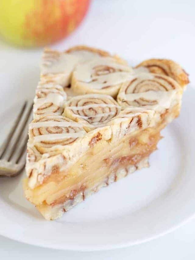 Cinnamon Roll Apple Pie Story