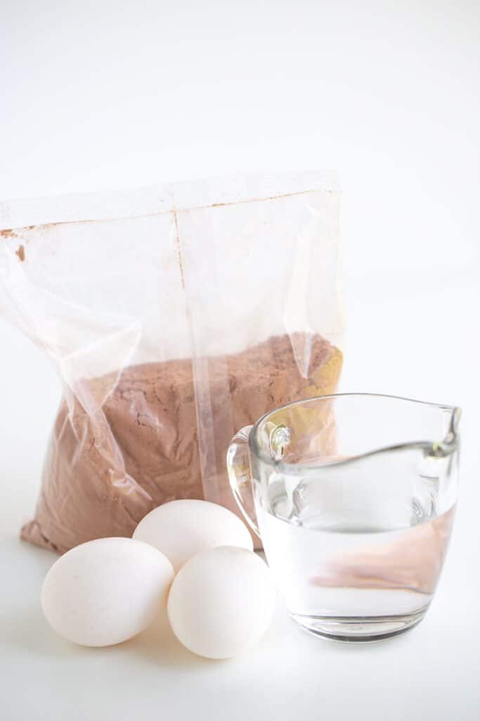 ingredients to make a cake mix for cake pops