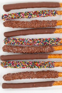 https://www.cookiedoughandovenmitt.com/wp-content/uploads/2022/03/Chocolate-Dipped-Pretzels-2-Picture-200x300.jpg