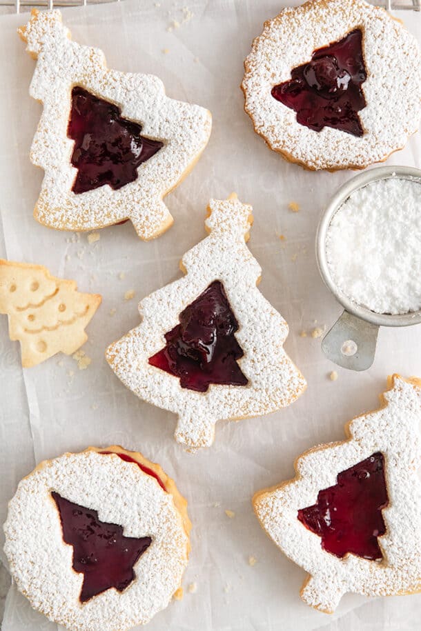Linzer Cookies - Cookie Dough and Oven Mitt