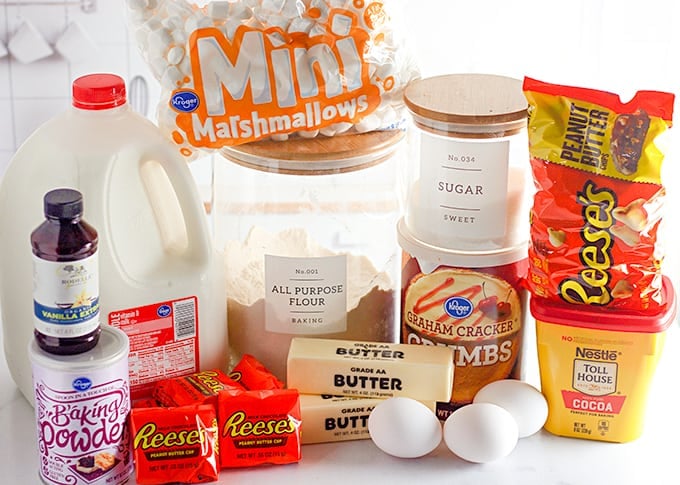 Le matériau requis pour cette recette montrée sur une image.