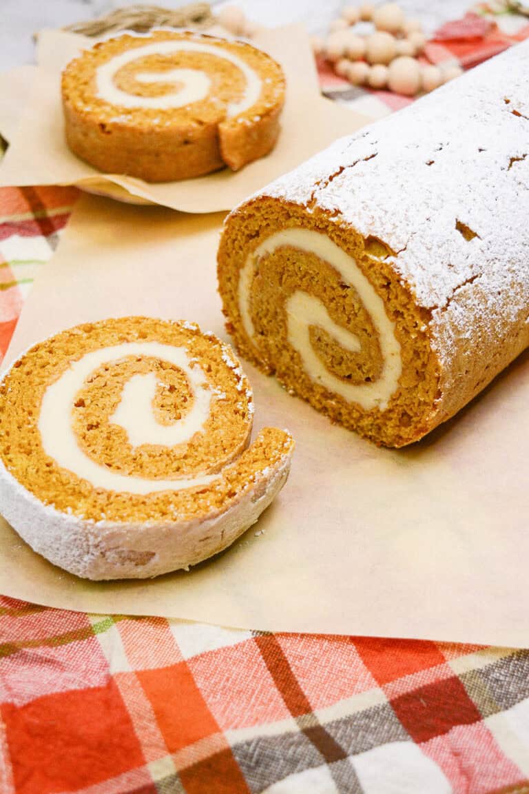 Pumpkin Roll (Cake)